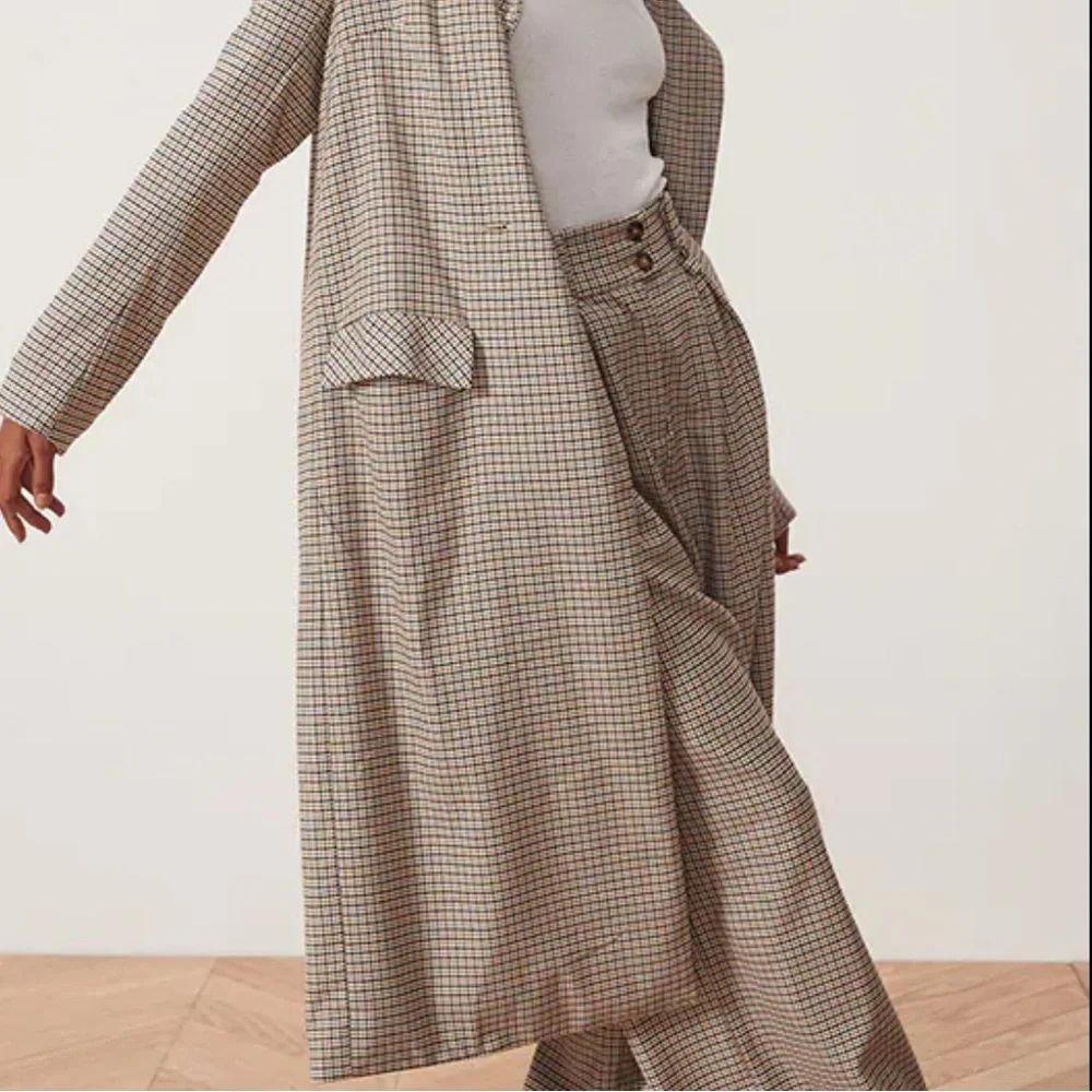 Song of Style Buffy Plaid Coat // Medium - Picture 9 of 15